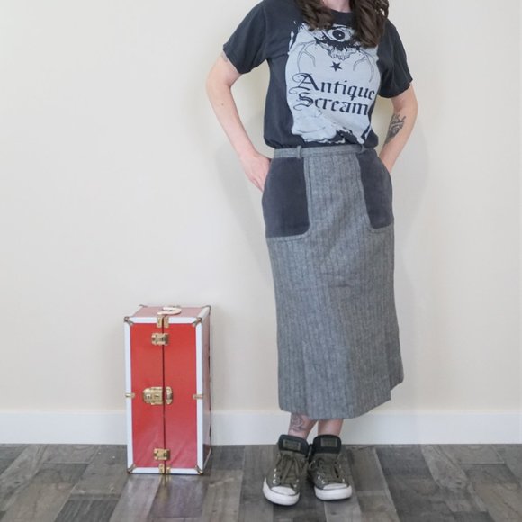 Valentino Dresses & Skirts - Vintage Valentino Wool Skirt with Velvet Pockets